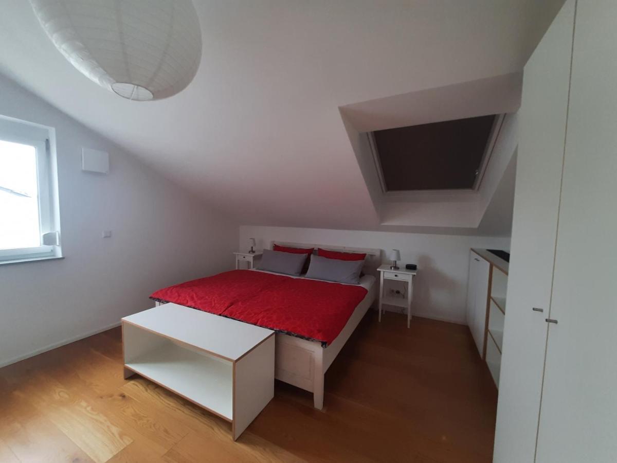 Apartment Strawberry